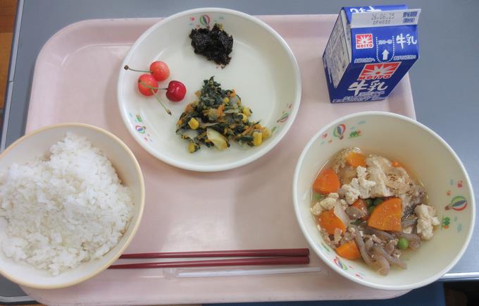 今日の給食(干しのり)