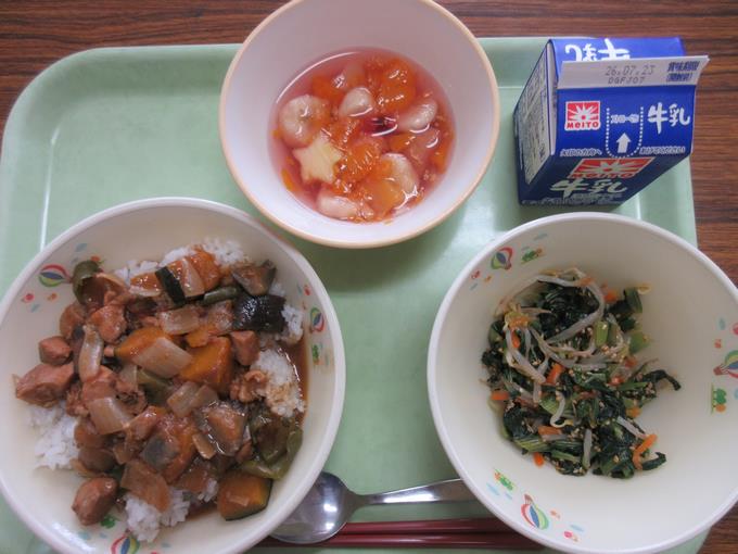 今日の給食(ラッキーパイン)