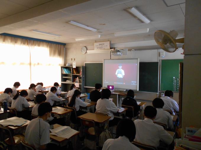生徒総会の様子