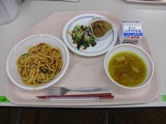 B食