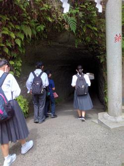 銭洗弁天へ