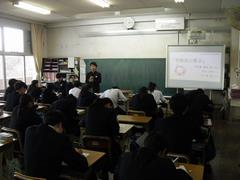 受験生に学ぶ様子(3)