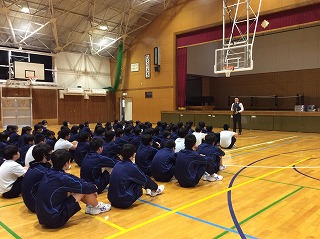 警察署の方の講話