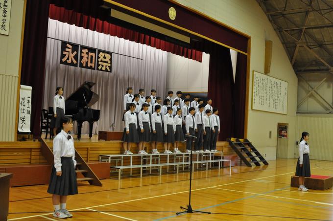 2年2組「花は咲く」