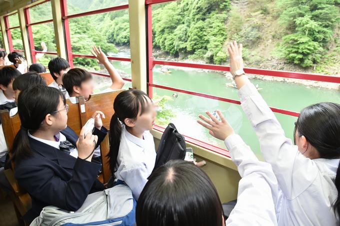 トロッコ列車内
