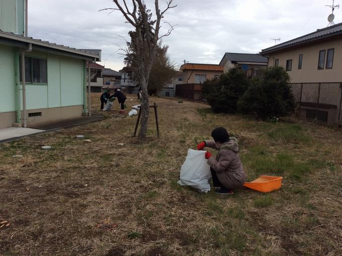 体育館玄関外回り