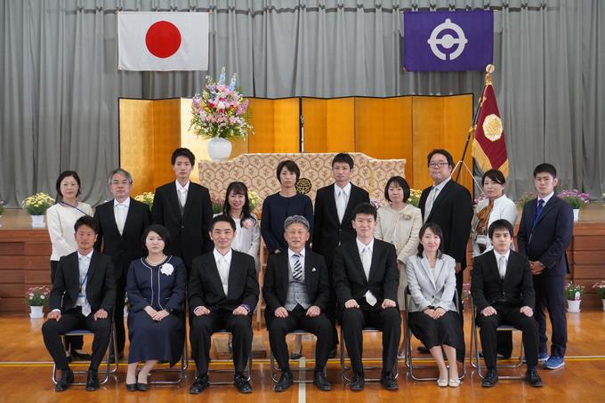 学年職員