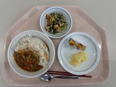 給食