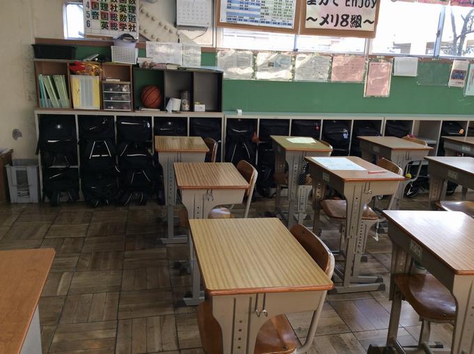 鞄もロッカーに収まっています