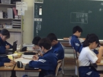記事を真剣に書いています