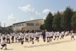 グラウンドのあちらこちらで