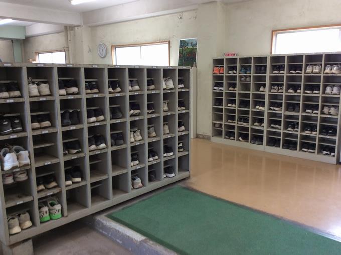 きれいに並べられた靴