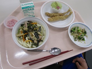 給食