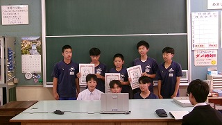 618