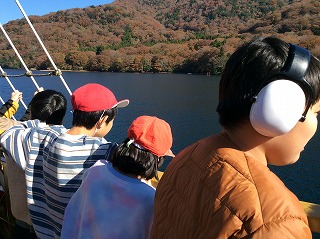 海賊船、風が気持ちいい～！