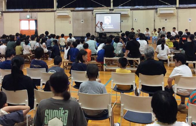 夏休み前集会の様子