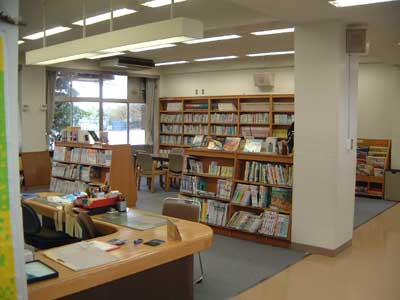 高根小市民図書室の写真2