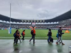 グラウンドを一周