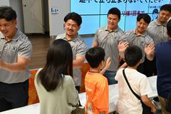 ハイタッチ会