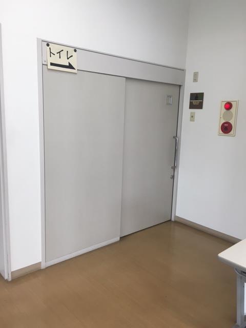 トイレの入り口