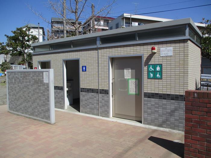 オストメイト対応トイレ入口（田喜野井公園）