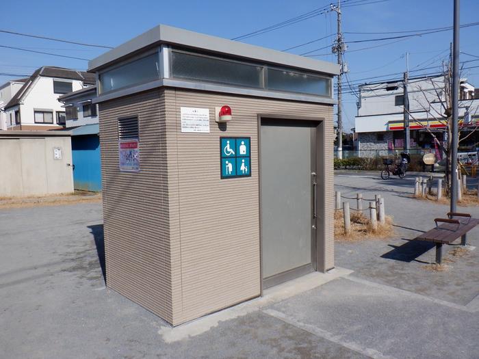 オストメイト対応トイレ入口(夏見台東公園)