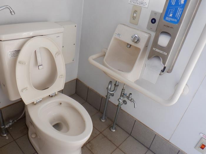 オストメイト対応トイレ内(夏見台東公園)
