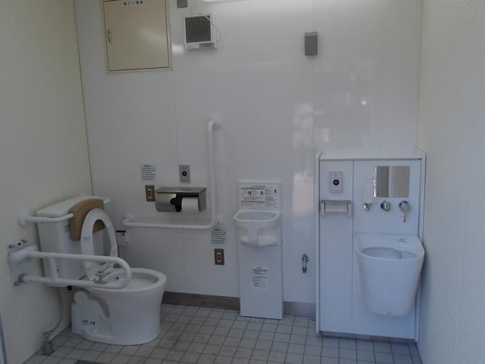 オストメイト対応トイレ内（宮本台公園）
