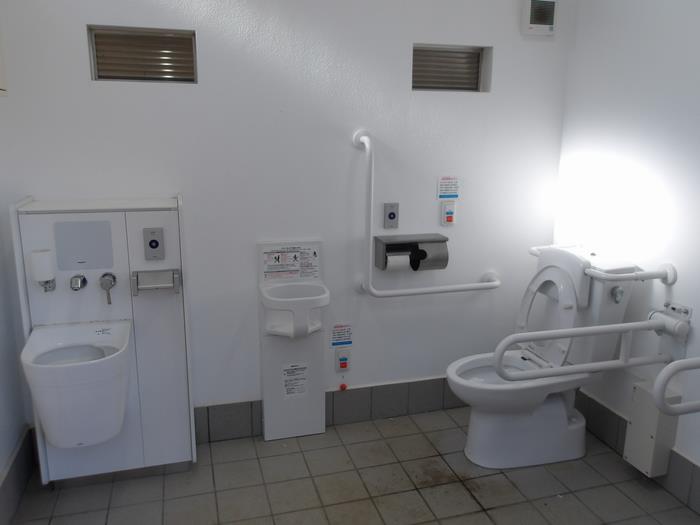 オストメイト対応トイレ内（藤原さくら公園）