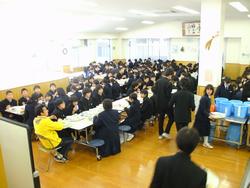 二宮中学校の給食風景4