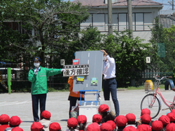 小学校向け交通安全教室の様子
