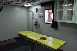 手術室。船内には他に医務室や歯科治療室、理髪室などが備わっています。