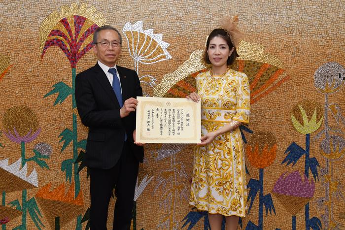 市長とアジアンウエイ様とでお撮りした写真
