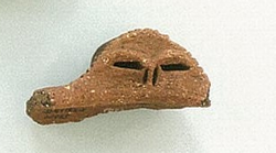 縄文土器の人面装飾の画像