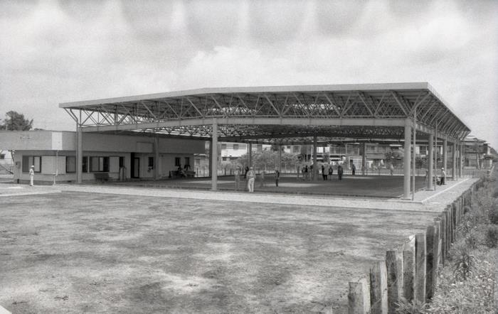 昭和58年4月に完成した全国初の屋根付き ゲートボール場（南三咲3丁目）