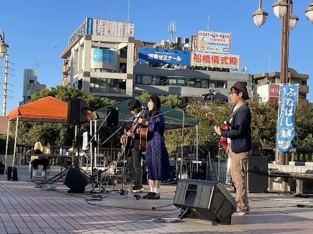 船橋駅北口おまつり広場