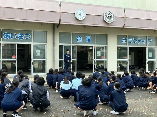 三山中学校での集合風景