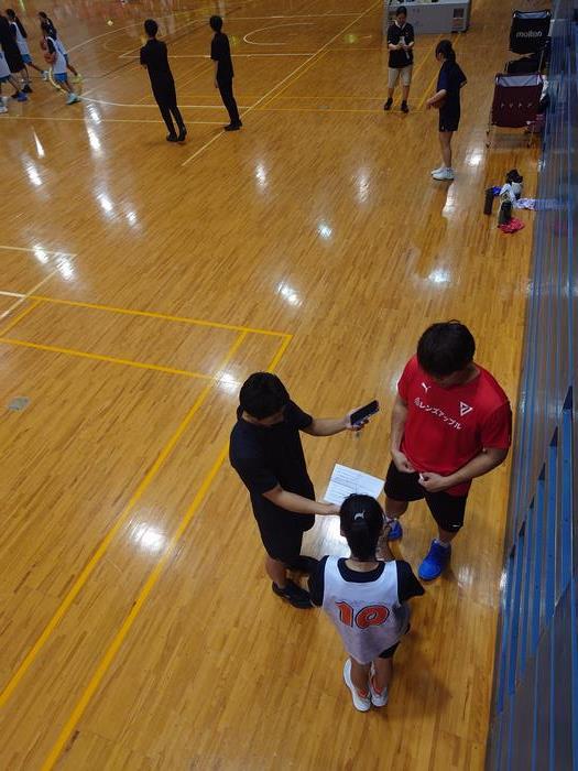 原選手へインタビューする私