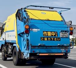 ごみ収集車
