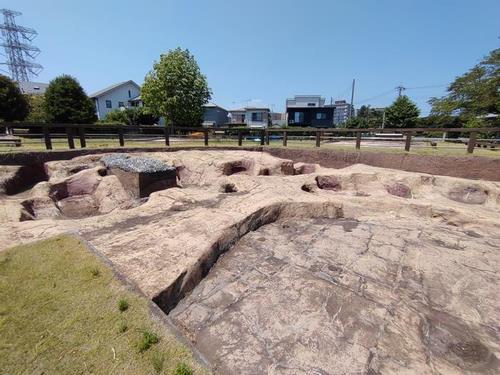 住居跡が復元された史跡公園