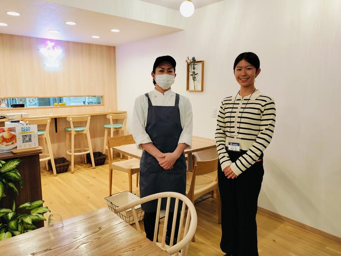 店長の内田さんと記念写真