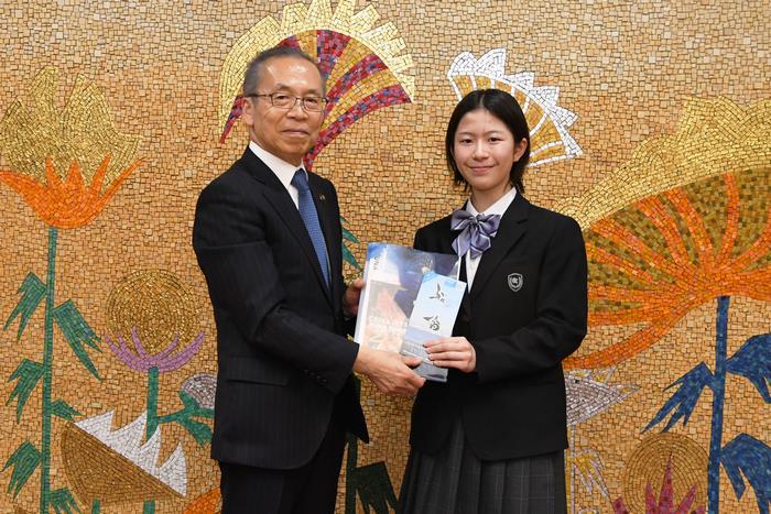 松戸徹先生と記念写真