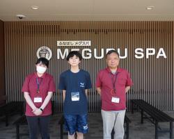 右から所長、私、副所長