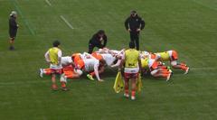 スクラムの練習の様子