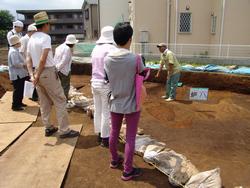 東中山（62）遺跡見学風景2