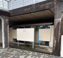 小室駅前トイレ画像