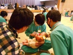 中学生と赤ちゃんふれあいタイム（七林中学校）0203